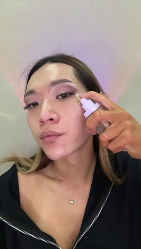 Maddie wearing Maybelline Super Stay Lumi-Matte Foundation
